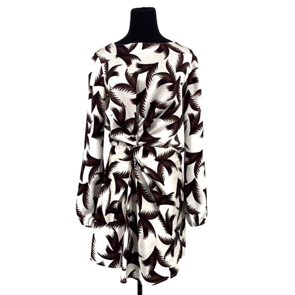 A.L.C.
Freja Twist-Front Printed Silk Dress - Picture 2 of 9